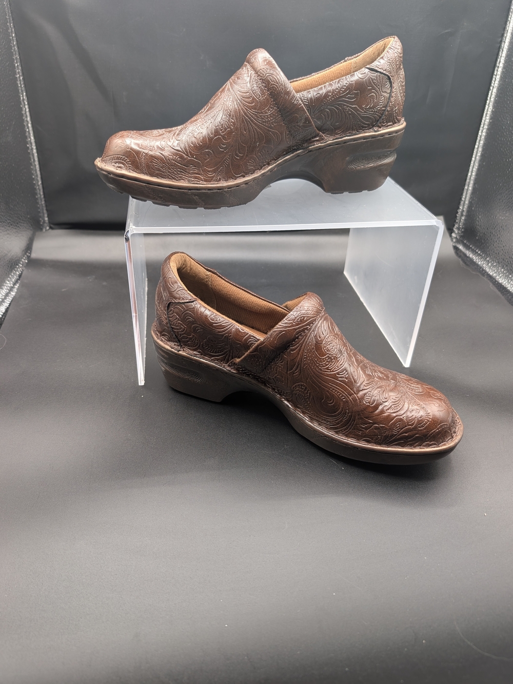 boc Women's Brown Embossed Slip-On Clogs